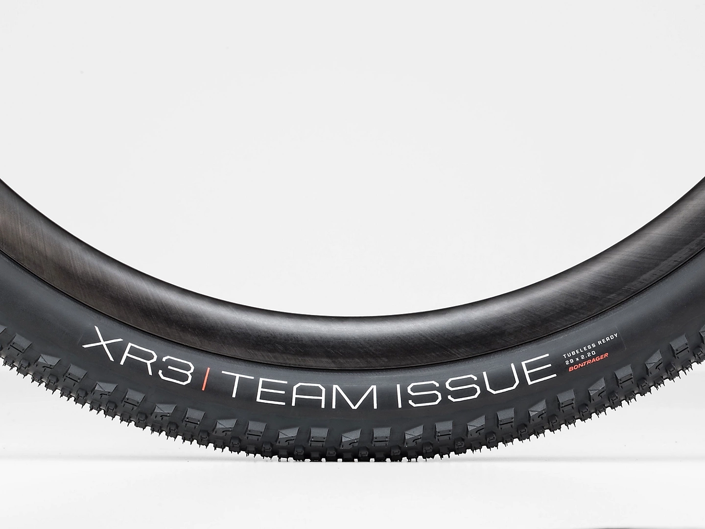 BONTRAGER XR3 Team Issue Tubeless Ready Tyre 29 x 2.4" click to zoom image