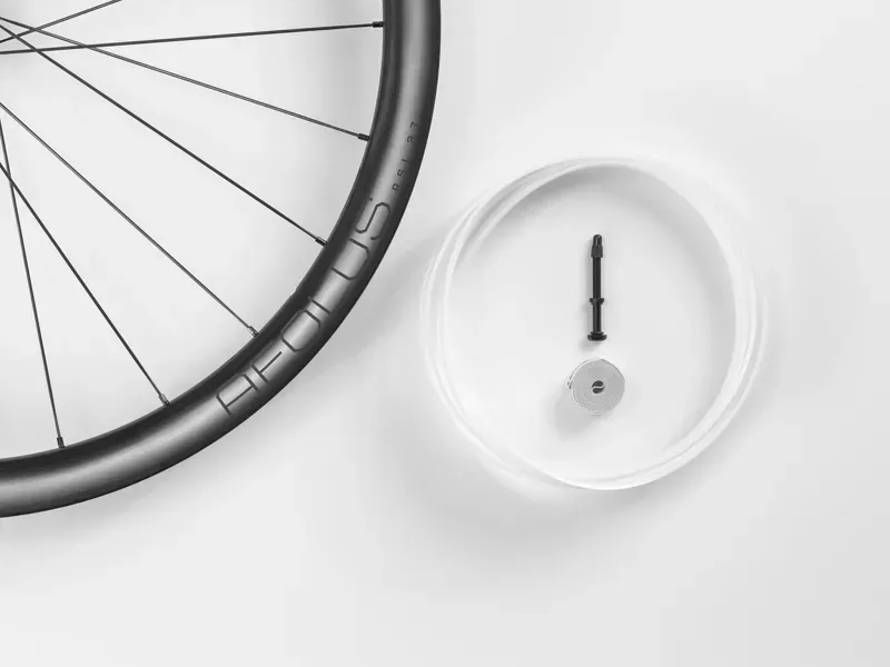 Wheel Rear Bontrager Aeolus RSL 37 TLR Disc Shim11 Black-5