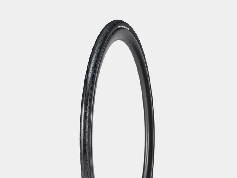 Bontrager AW1 Hard-Case Puncture Protect Tyre 700 x 32C