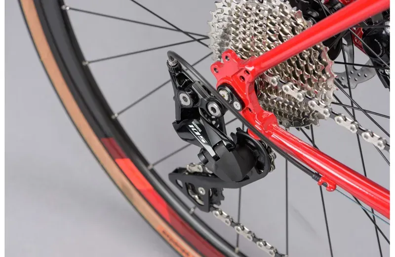 Genesis Equilibrium Disc Steel Road Bike in Red Sheeran-9