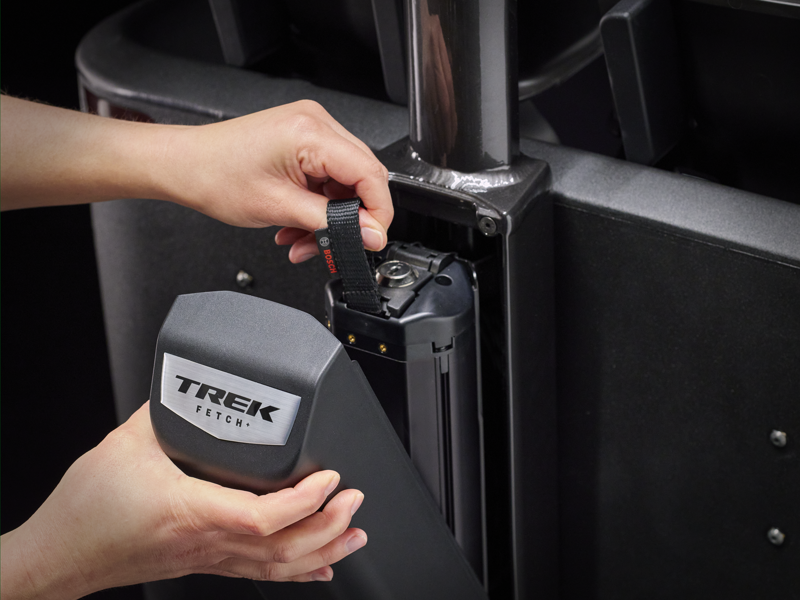 Trek Fetch+ 4 Electric Cargo Bike in Black-5