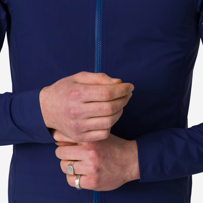 Rapha Men's Core Rain Jacket in Navy Blue/White-4