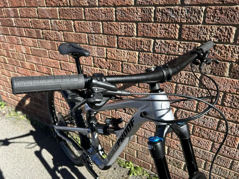 Nukeproof Mega Alloy 297 Custom Enduro Bike in Silver/Black-5