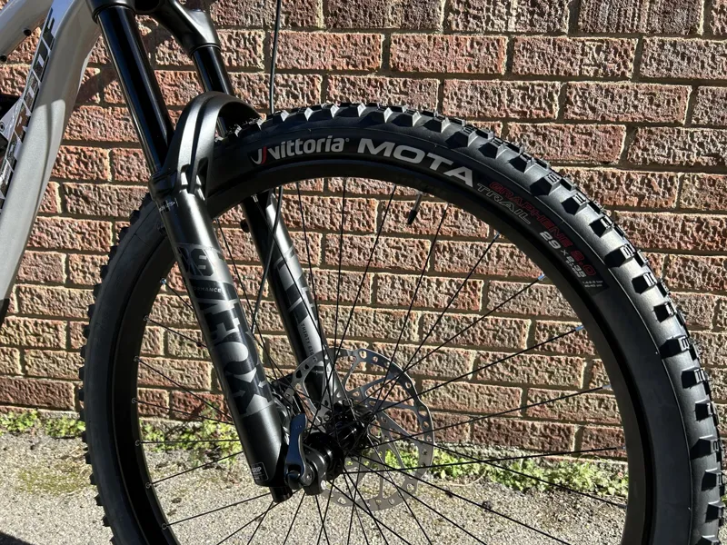 Nukeproof Mega Alloy 297 Custom Enduro Bike in Silver/Black-6