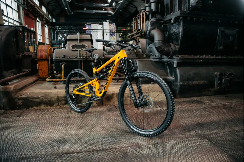 Nukeproof Mega Alloy 297/290 Mountain Bike in Yellow/Black-2