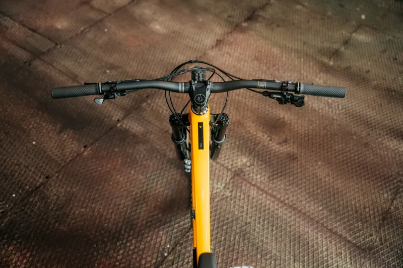 Nukeproof Mega Alloy 297/290 Mountain Bike in Yellow/Black-8
