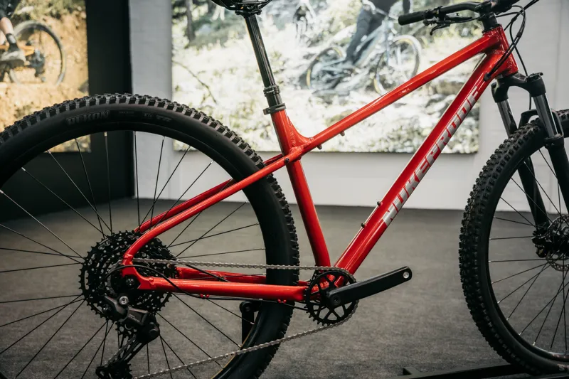 Nukeproof Tracker Comp MTB in Racing Red-11