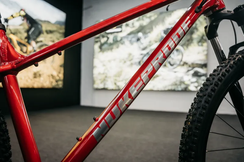Nukeproof Tracker Comp MTB in Racing Red-9