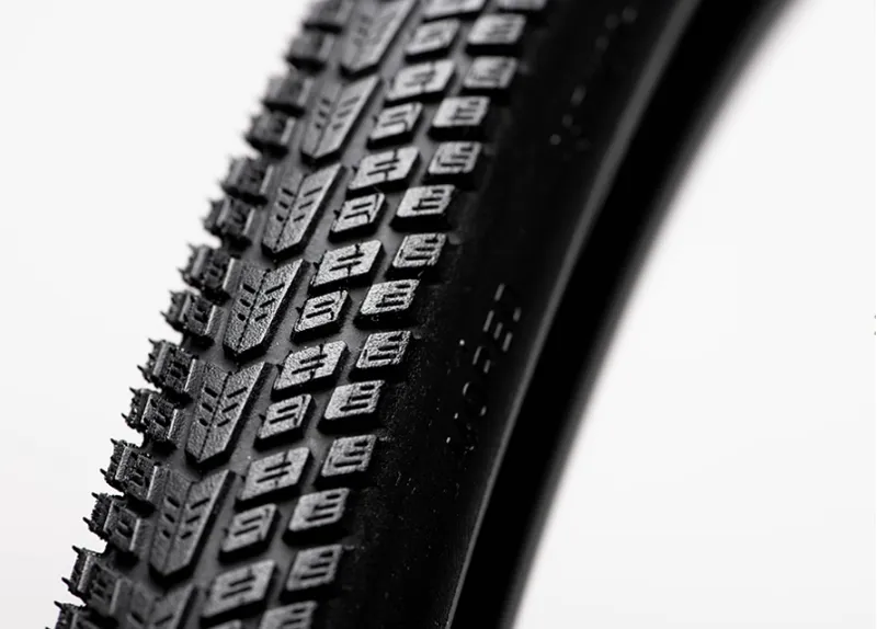 Goodyear Transit Tour Plus Puncture Protect Tyre 700x50c in Black/Reflex-1