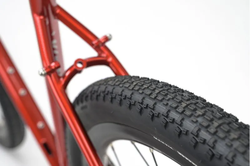 Genesis Croix De Fer 10 Flat Bar Bike in Candy Warhols-13