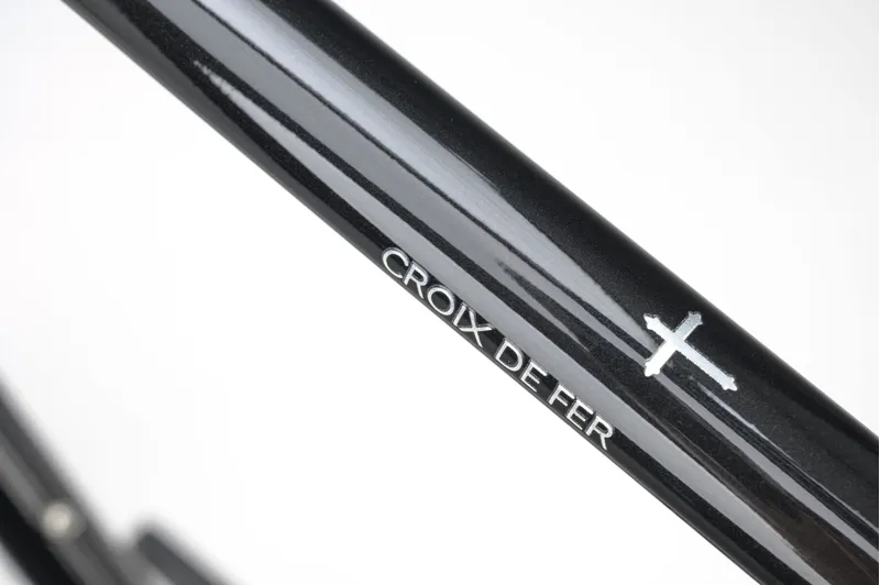 Genesis Croix De Fer 20 Gravel Bike in Burt Bachablack-10