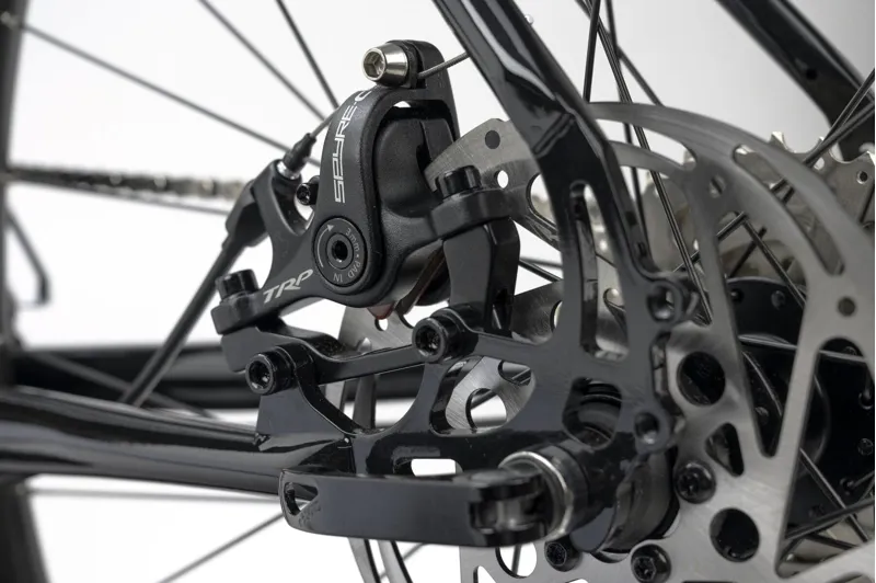 Genesis Croix De Fer 20 Gravel Bike in Burt Bachablack-11