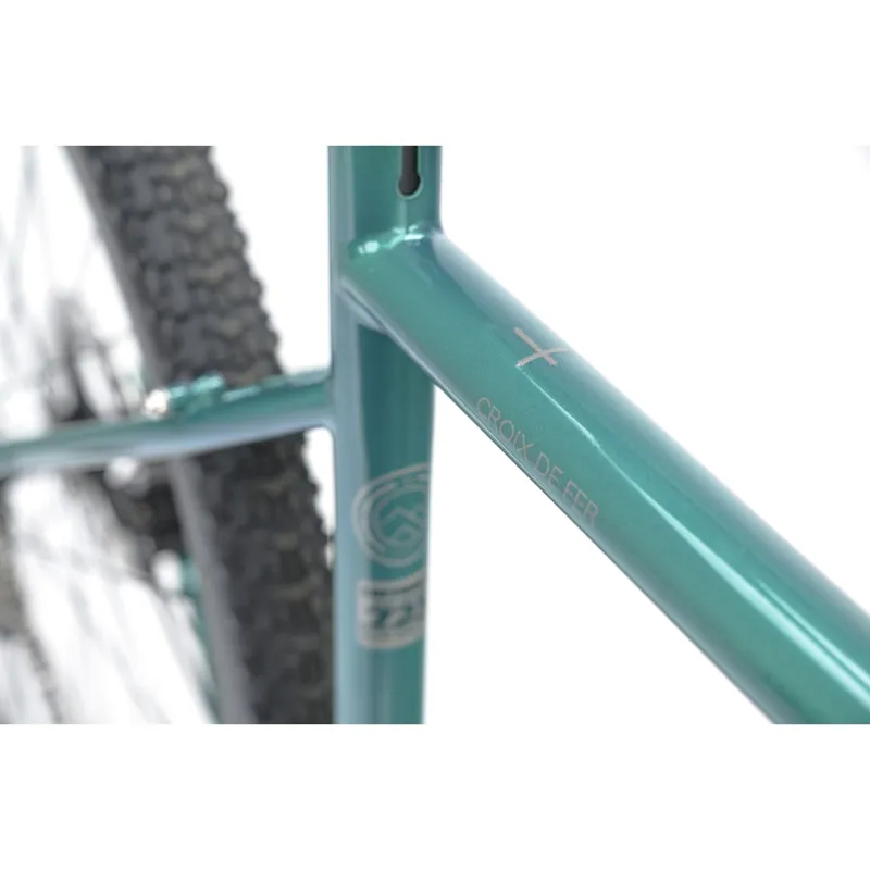 Genesis Croix De Fer 40 Gravel Bike in Sterling Gloss-8