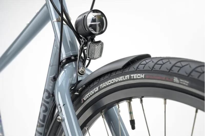 Genesis Tour De Fer 30 Touring Bike in Keith Flint-5