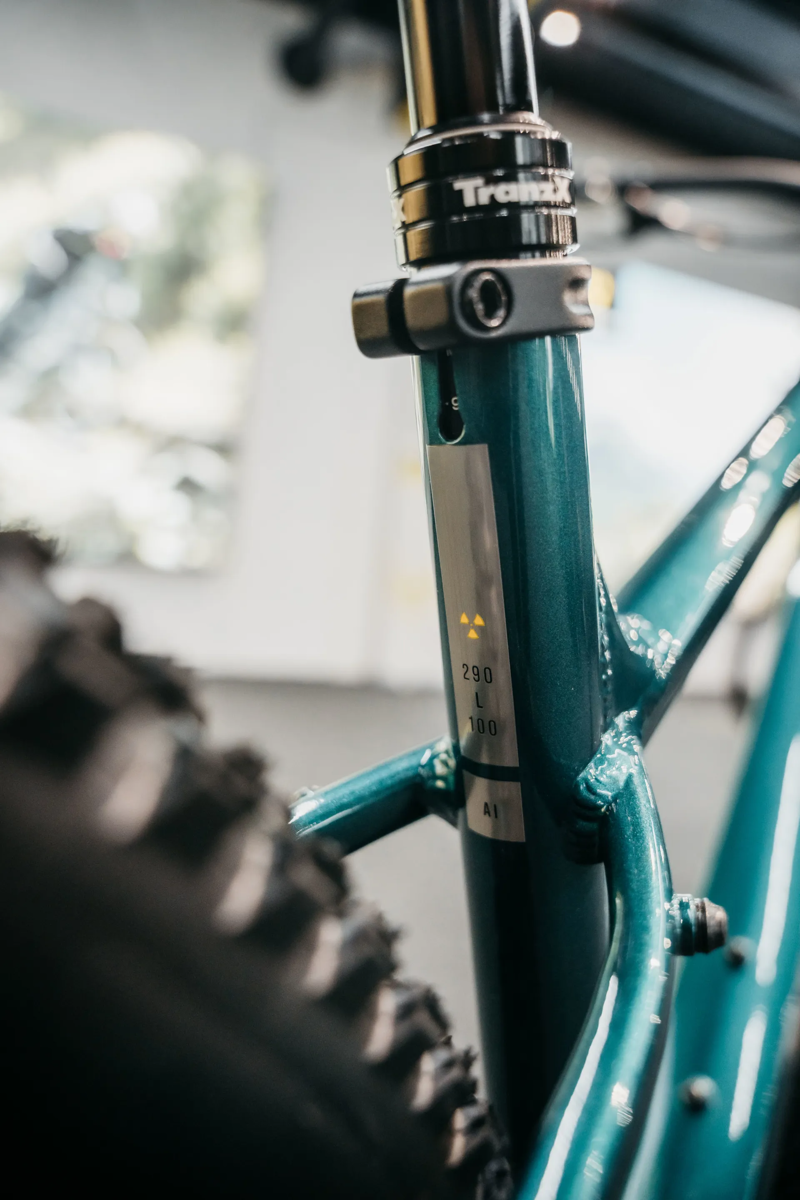 Nukeproof Tracker Pro MTB in Petrol Green-10