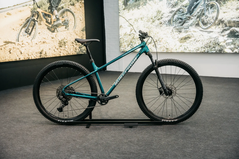 Nukeproof Tracker Pro MTB in Petrol Green-13