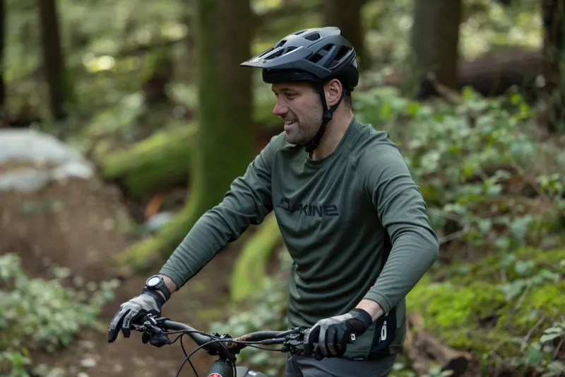 Lazer Jackal KinetiCore Helmet in Dark Blue/Green-9