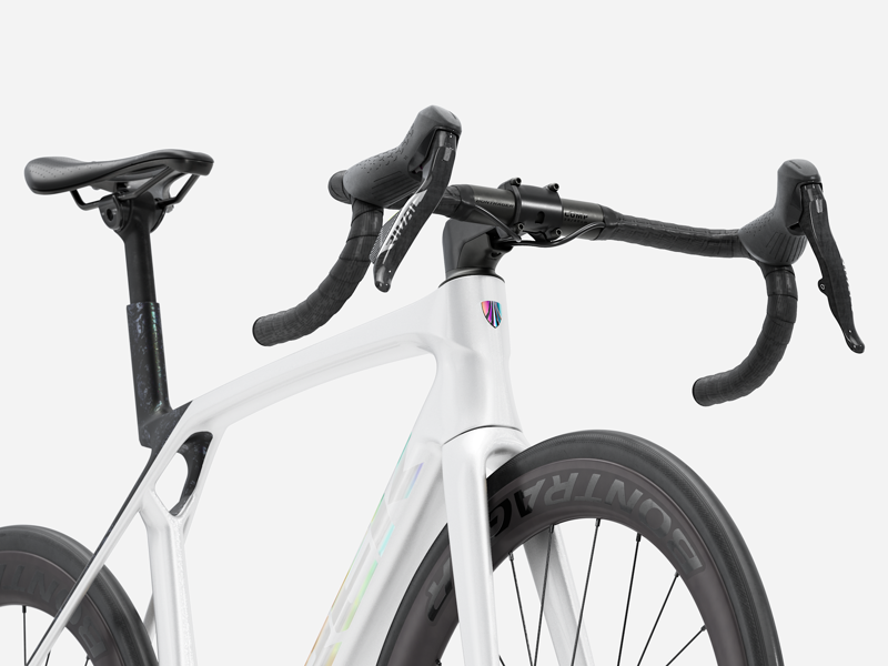 Trek Madone SL 6 AXS Gen 8 Road Bike in Gloss Crystal White/Matte Deep Smoke-2