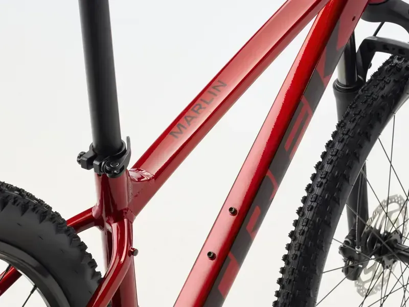 Trek Marlin 5 Gen 3 in Fury Red-4