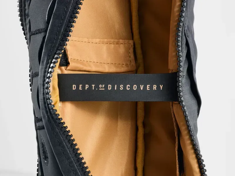 Trek Adventure Frame 2.6L Bag In Black-1