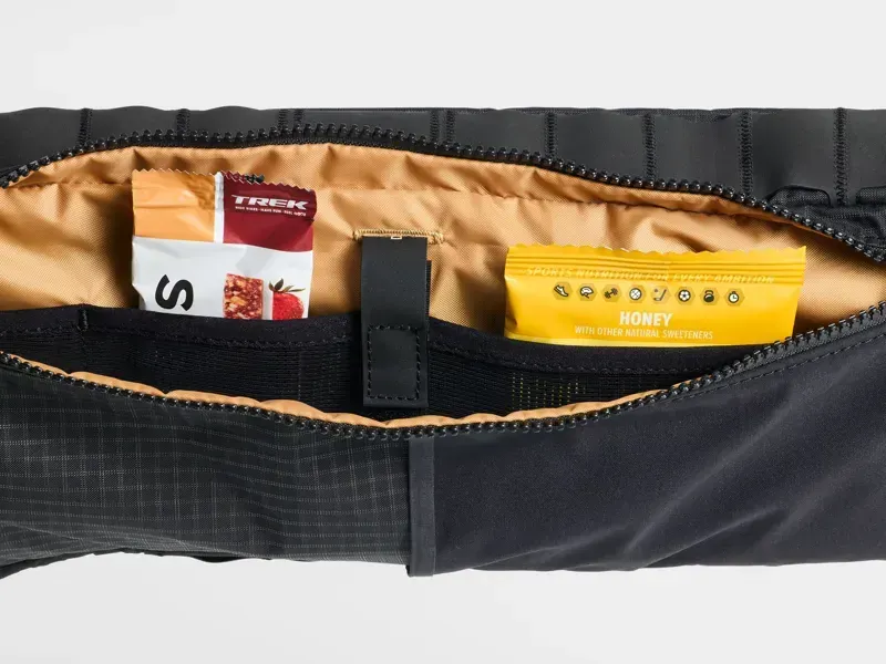 Trek Adventure Frame 2.8L Bag In Black-2