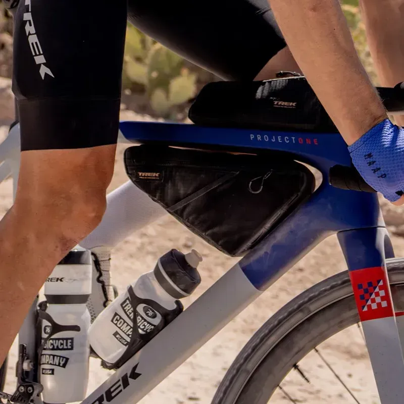 Trek Adventure Triangle 1L Bag In Black-5